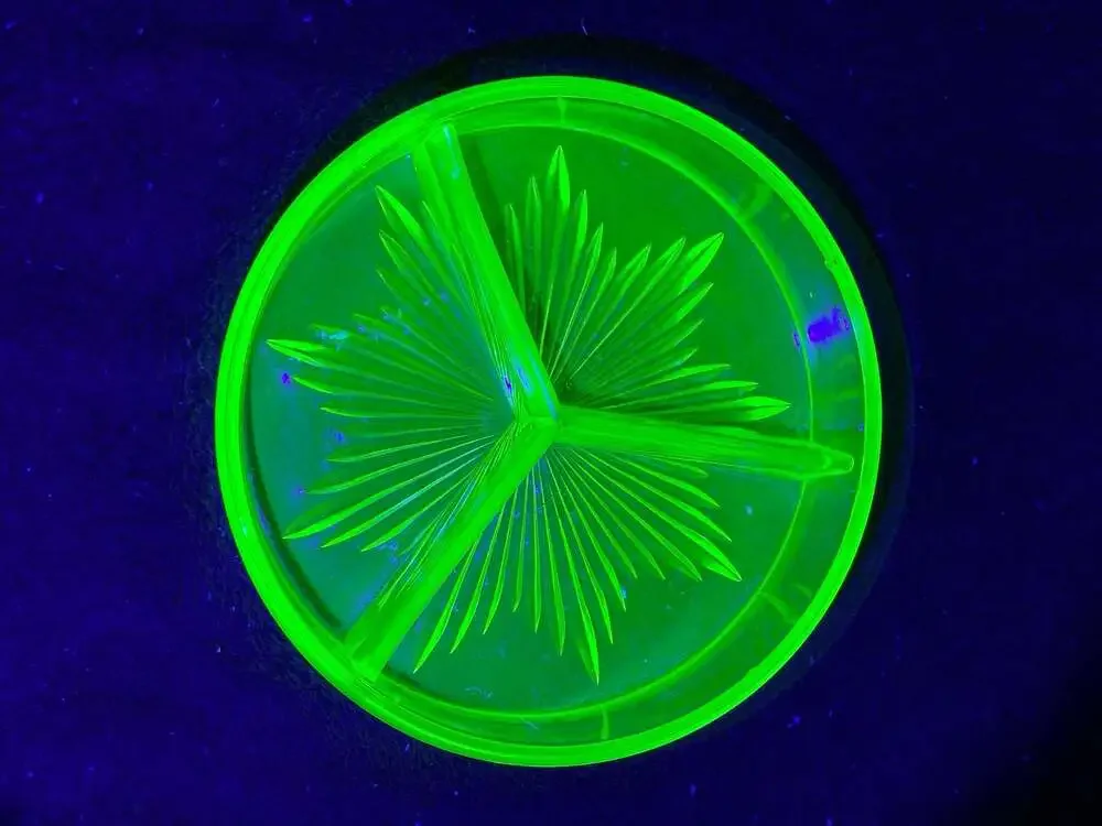 Rare Vintage 2-Piece Uranium Glass Dish with Benedict Indestructo Metal Caddy